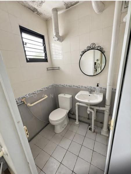 506 Ang Mo Kio Avenue 8, 506 Ang Mo Kio Avenue 8, Ang Mo Kio / Bishan / Thomson, 2 Bedrooms, 732 sqft, HDB Flat For Sale, by Joanna Goh, 500290069 - Bathroom - PropertyGuru.com.sg