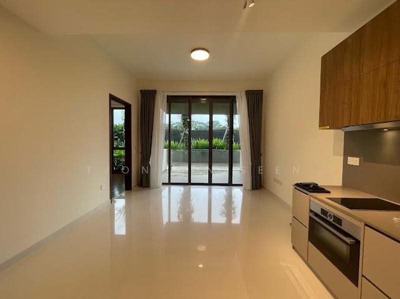 Parksuites, 18 Holland Grove Road, Tanglin / Holland / Bukit Timah, 2 Bedrooms, 872 sqft, Condominium For Sale, by Tjon Lin Seen, 500290100 - Living Room - PropertyGuru.com.sg