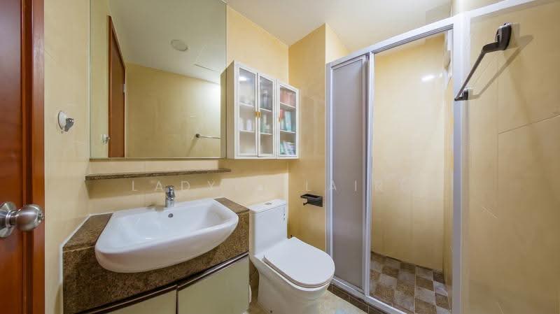 Cote D'Azur, 68 Marine Parade Road, East Coast / Marine Parade, 3 Bedrooms, 1,313 sqft, Condominium For Sale, by Ladyy Claire, 500290102 - Bathroom - PropertyGuru.com.sg