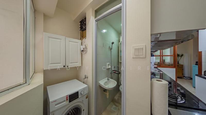 Cote D'Azur, 68 Marine Parade Road, East Coast / Marine Parade, 3 Bedrooms, 1,313 sqft, Condominium For Sale, by Ladyy Claire, 500290102 - Bathroom - PropertyGuru.com.sg