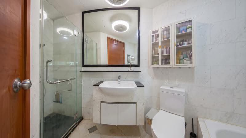 Cote D'Azur, 68 Marine Parade Road, East Coast / Marine Parade, 3 Bedrooms, 1,313 sqft, Condominium For Sale, by Ladyy Claire, 500290102 - Bathroom - PropertyGuru.com.sg