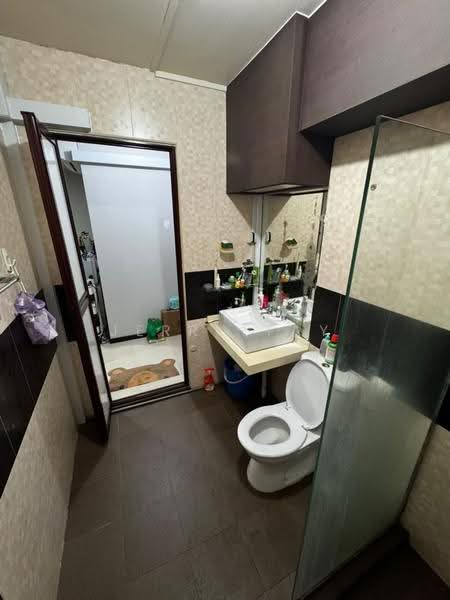 340B Sembawang Close, 340B Sembawang Close, Sembawang / Yishun, Room Rental, 250 sqft, HDB Flat For Rent, by Jerry Tay, 500290120 - Bathroom - PropertyGuru.com.sg