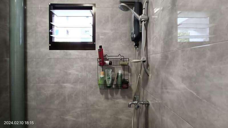 319 Sembawang Close, 319 Sembawang Close, Sembawang / Yishun, Room Rental, 200 sqft, HDB Flat For Rent, by Jerry Tay, 500290131 - Bathroom - PropertyGuru.com.sg