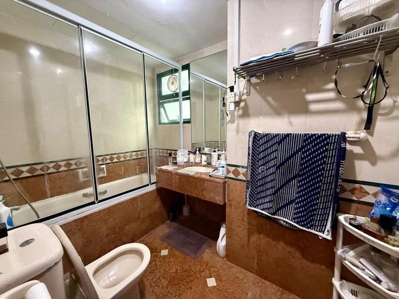 Hillview Green, 61 Hume Avenue, Clementi Park / Upper Bukit Timah, 3 Bedrooms, 1,281 sqft, Condominium For Sale, by Jerlyn Ng, 500290138 - Bathroom - PropertyGuru.com.sg