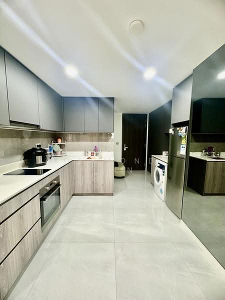 Riverfront Residences, 53 Hougang Avenue 7, Hougang / Punggol / Sengkang, 2 Bedrooms, 721 sqft, Condominium For Sale, by Desmond Yuen, 500290146 - Kitchen - PropertyGuru.com.sg