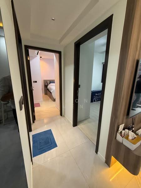 Riverfront Residences, 53 Hougang Avenue 7, Hougang / Punggol / Sengkang, 2 Bedrooms, 721 sqft, Condominium For Sale, by Desmond Yuen, 500290146 - Foyer to Bedeoms - PropertyGuru.com.sg