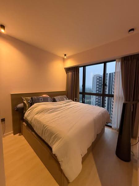 Riverfront Residences, 53 Hougang Avenue 7, Hougang / Punggol / Sengkang, 2 Bedrooms, 721 sqft, Condominium For Sale, by Desmond Yuen, 500290146 - Master Bedroom - PropertyGuru.com.sg