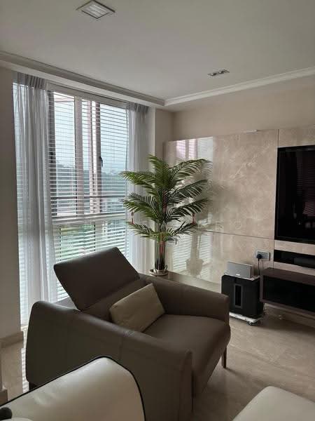 Royal Court, 3 Jalan Rajawali, Clementi Park / Upper Bukit Timah, 3 Bedrooms, 1,302 sqft, Apartment For Sale, by Anthea Yeo 杨丽娇, 500290150 - Living Room - PropertyGuru.com.sg