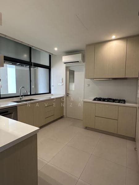 The Colonnade, 82 Grange Road, Tanglin / Holland / Bukit Timah, 4 Bedrooms, 3,993 sqft, Condominium For Rent, by Joan Navenza Wiguna, 500290165 - Kitchen - PropertyGuru.com.sg