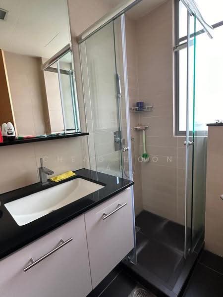 Atrium Residences, 11 Lorong 28 Geylang, Eunos / Geylang / Paya Lebar, 3 Bedrooms, 1,227 sqft, Condominium For Rent, by Cheng Hoon Tan, 500290170 - Bathroom - PropertyGuru.com.sg