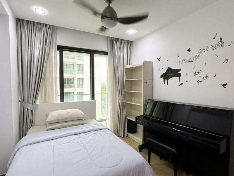 Riverparc Residence, 102 Punggol Drive, Hougang / Punggol / Sengkang, 3 Bedrooms, 1,076 sqft, Condominium For Sale, by Ron Goh, 500290177 - Bedroom - PropertyGuru.com.sg