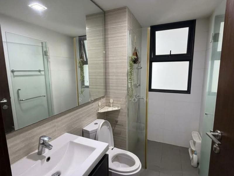 Riverparc Residence, 102 Punggol Drive, Hougang / Punggol / Sengkang, 3 Bedrooms, 1,076 sqft, Condominium For Sale, by Ron Goh, 500290177 - Bathroom - PropertyGuru.com.sg