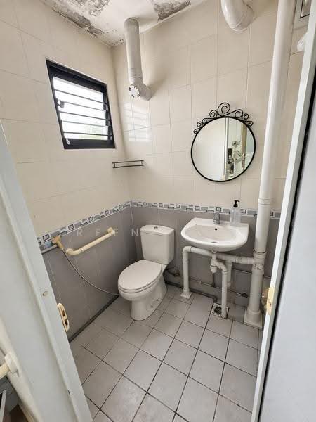 506 Ang Mo Kio Avenue 8, 506 Ang Mo Kio Avenue 8, Ang Mo Kio / Bishan / Thomson, 2 Bedrooms, 732 sqft, HDB Flat For Sale, by Reene Tok, 500290185 - Bathroom - PropertyGuru.com.sg