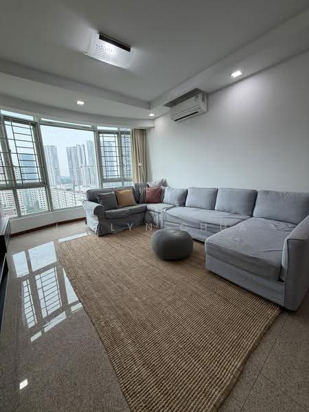 Queens, 10 Stirling Road, Alexandra / Commonwealth, 3 Bedrooms, 1,184 sqft, Condominium For Rent, by Jaclyn Chua, 500290199 - Living Room - PropertyGuru.com.sg