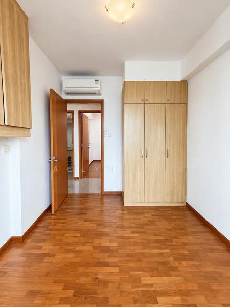 Queens, 10 Stirling Road, Alexandra / Commonwealth, 3 Bedrooms, 1,184 sqft, Condominium For Rent, by Jaclyn Chua, 500290199 - Common Rm 2 - PropertyGuru.com.sg