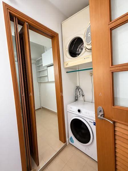 Queens, 10 Stirling Road, Alexandra / Commonwealth, 3 Bedrooms, 1,184 sqft, Condominium For Rent, by Jaclyn Chua, 500290199 - Yard & Utility - PropertyGuru.com.sg