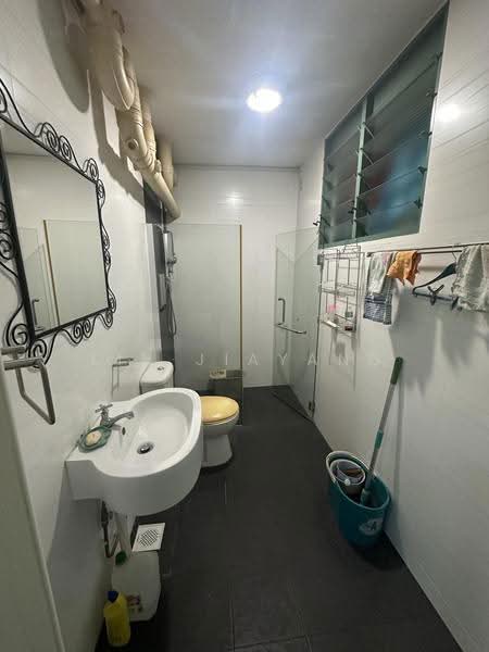 461 Choa Chu Kang Avenue 4, 461 Choa Chu Kang Avenue 4, Dairy Farm / Bukit Panjang / Choa Chu Kang, 3 Bedrooms, 1,324 sqft, HDB Flat For Rent, by Lin Jiayang, 500290212 - Bathroom - PropertyGuru.com.sg