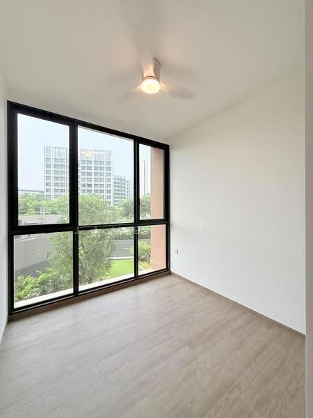 Norwood Grand, 2 Champions Way, Admiralty / Woodlands, 4 Bedrooms, 1,173 sqft, Condominium For Rent, by James Yeo, 500290230 - Living Room - PropertyGuru.com.sg