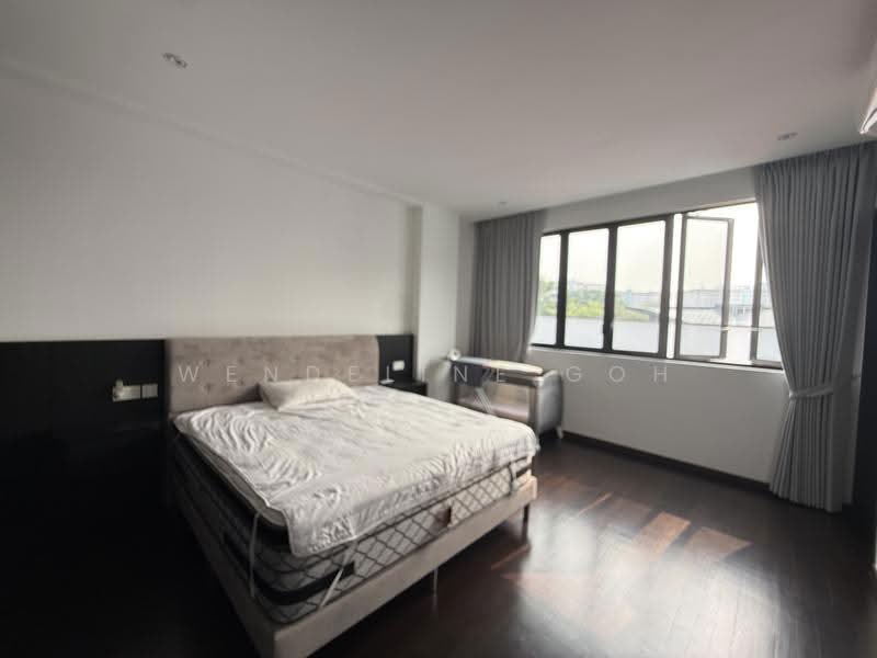 Jalan Mas Kuning, Jalan Mas Kuning, Buona Vista / West Coast / Clementi New Town, 6 Bedrooms, 5,000 sqft, Terraced House For Rent, by Wendeline Goh, 500290241 - Bedroom - PropertyGuru.com.sg