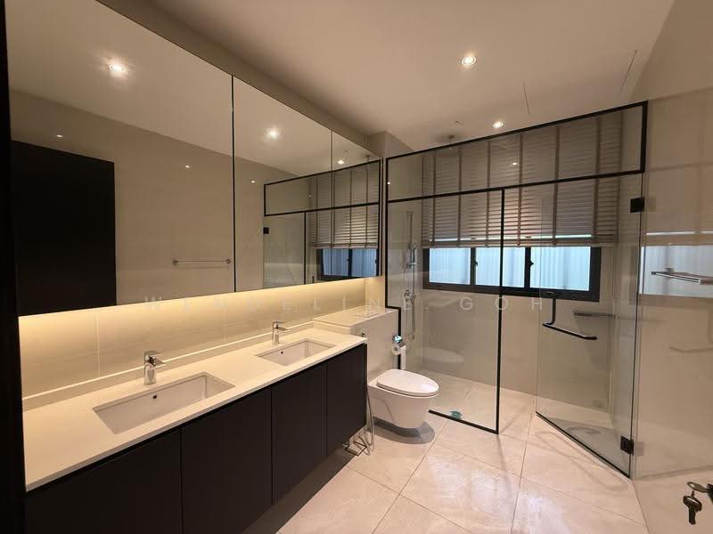 Jalan Mas Kuning, Jalan Mas Kuning, Buona Vista / West Coast / Clementi New Town, 6 Bedrooms, 5,000 sqft, Terraced House For Rent, by Wendeline Goh, 500290241 - Bathroom - PropertyGuru.com.sg