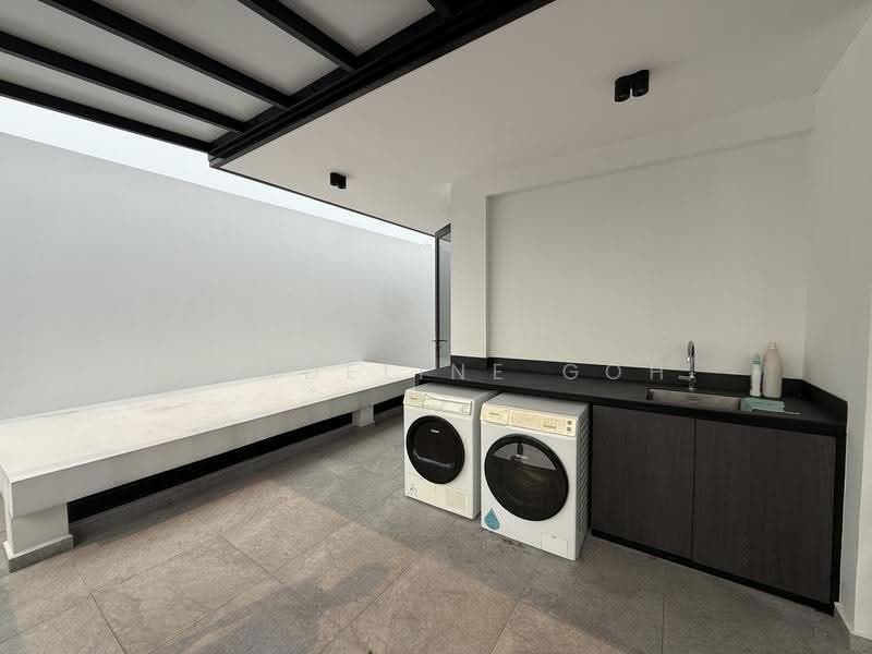 Jalan Mas Kuning, Jalan Mas Kuning, Buona Vista / West Coast / Clementi New Town, 6 Bedrooms, 5,000 sqft, Terraced House For Rent, by Wendeline Goh, 500290241 - Exterior - PropertyGuru.com.sg