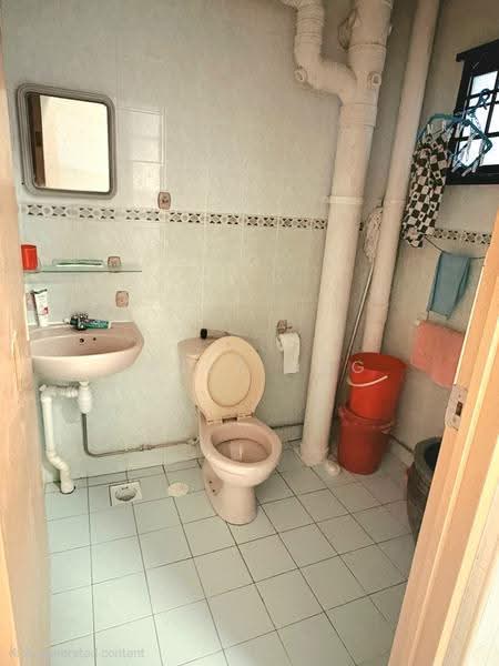 661D Jurong West Street 64, 661D Jurong West Street 64, Boon Lay / Jurong / Tuas, Room Rental, 100 sqft, HDB Flat For Rent, by Sally Ong, 500290252 - Bathroom - PropertyGuru.com.sg