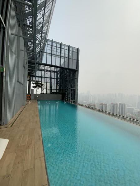 Alex Residences, 28 Alexandra View, Alexandra / Commonwealth, 3 Bedrooms, 904 sqft, Apartment For Rent, by Rachel Yeo, 500290281 - Pool - PropertyGuru.com.sg