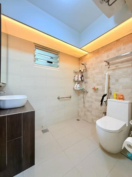 296C Bukit Batok Street 22, 296C Bukit Batok Street 22, Dairy Farm / Bukit Panjang / Choa Chu Kang, 3 Bedrooms, 1,216 sqft, HDB Flat For Sale, by James Yeo, 500290282 - Bathroom - PropertyGuru.com.sg