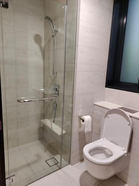 Royalgreen, 6B Anamalai Avenue, Tanglin / Holland / Bukit Timah, 3 Bedrooms, 990 sqft, Condominium For Rent, by Koh Tong Seng, 500290285 - Bathroom - PropertyGuru.com.sg