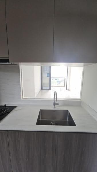 Hillock Green, 22-28 Lentor Central, Mandai / Upper Thomson, 3 Bedrooms, 1,023 sqft, Condominium For Rent, by Myron Pang Kian Hann, 500290290 - Kitchen - PropertyGuru.com.sg