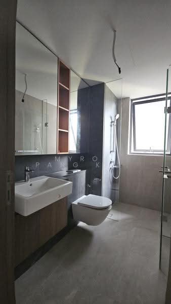Hillock Green, 22-28 Lentor Central, Mandai / Upper Thomson, 3 Bedrooms, 1,023 sqft, Condominium For Rent, by Myron Pang Kian Hann, 500290290 - Common Bathroom - PropertyGuru.com.sg