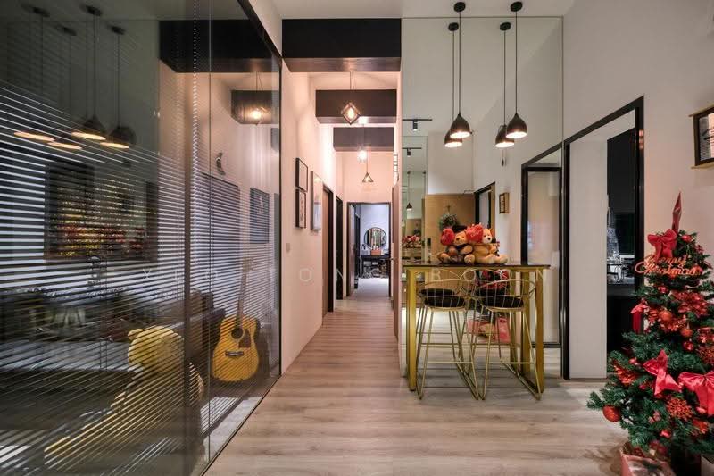 118A Alkaff Crescent, 118A Alkaff Crescent, Macpherson / Potong Pasir, 3 Bedrooms, 1,001 sqft, HDB Flat For Sale, by Yeo Tong Boon, 500290294 - Corridor - PropertyGuru.com.sg