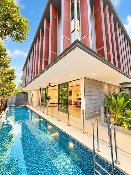 RENOVATED 2.5 STOREY 6 ROOMS ENSUITE | HUGE ENTERTAINMENT BASEMENT, PARK 2 CARS, Siglap road/ upper east coast road/ Kew Drive/ Bedok road, Bedok / Upper East Coast, 6 Bedrooms, 6,500 sqft, Corner Terrace For Sale, by Candice Tan, 500290303 - Facade of the house - PropertyGuru.com.sg