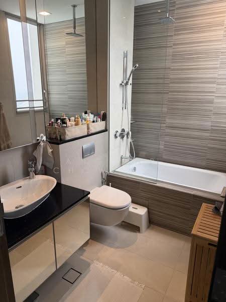 Kallang Riverside, 51 Kampong Bugis, Balestier / Toa Payoh, 4 Bedrooms, 1,916 sqft, Condominium For Sale, by Ang Yap Chow 洪业超, 500290315 - Bathroom - PropertyGuru.com.sg