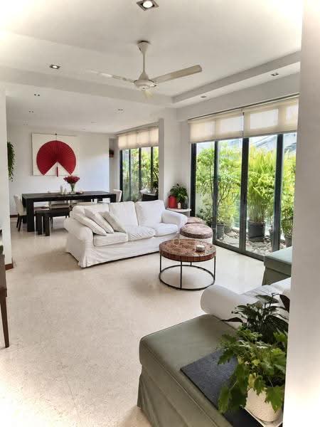 East Palm, 1 Palm Road, East Coast / Marine Parade, 3 Bedrooms, 2,390 sqft, Condominium For Rent, by Deborah Guo, 500290319 - Living Room - PropertyGuru.com.sg