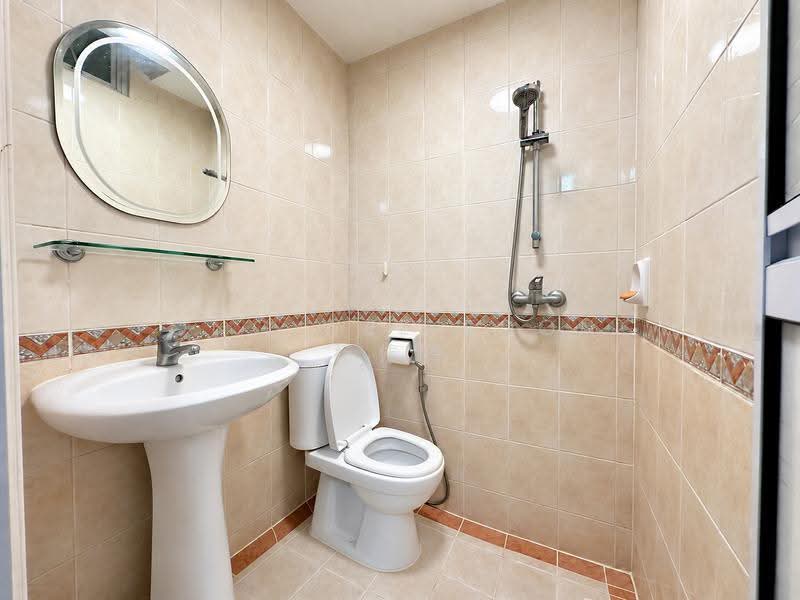 Kasturina Lodge, 20 Kay Poh Road, Tanglin / Holland / Bukit Timah, 2 Bedrooms, 753 sqft, Apartment For Sale, by Yong Wee Foong 杨伟锋, 500290325 - Bathroom - PropertyGuru.com.sg