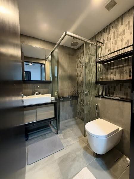 NoMa, 56 Lorong 28 Geylang, Eunos / Geylang / Paya Lebar, 4 Bedrooms, 1,335 sqft, Condominium For Rent, by Adrian Lim, 500290336 - Master Bathroom - PropertyGuru.com.sg