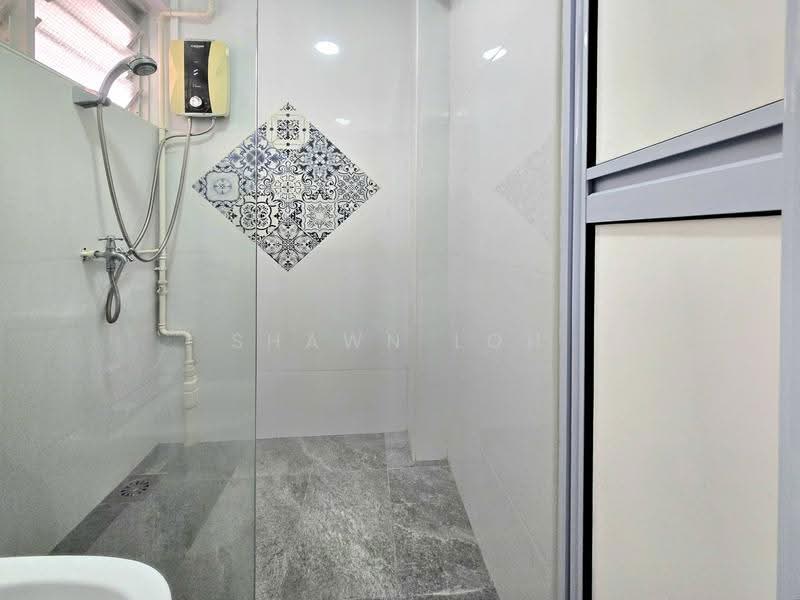 314 Serangoon Avenue 2, 314 Serangoon Avenue 2, Hougang / Punggol / Sengkang, 2 Bedrooms, 1,001 sqft, HDB Flat For Rent, by Shawn Loh, 500290338 - Bathroom - PropertyGuru.com.sg