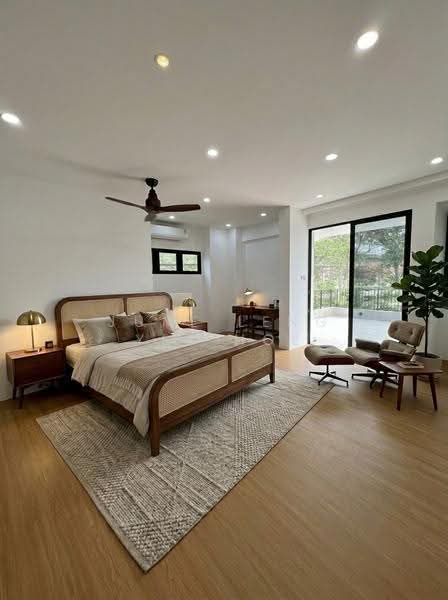 Opera Estate, JALAN TERANG BULAN, Bedok / Upper East Coast, 6 Bedrooms, 3,195 sqft, Corner Terrace For Sale, by June Leng Yee Hoe, 500290347 - Master Bedroom - PropertyGuru.com.sg