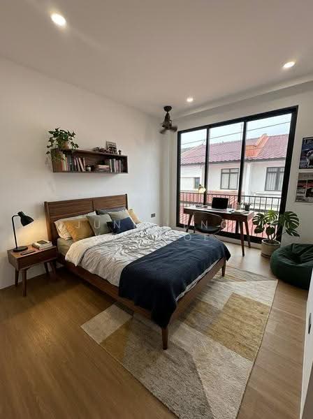 Opera Estate, JALAN TERANG BULAN, Bedok / Upper East Coast, 6 Bedrooms, 3,195 sqft, Corner Terrace For Sale, by June Leng Yee Hoe, 500290347 - Common Room 2 - PropertyGuru.com.sg