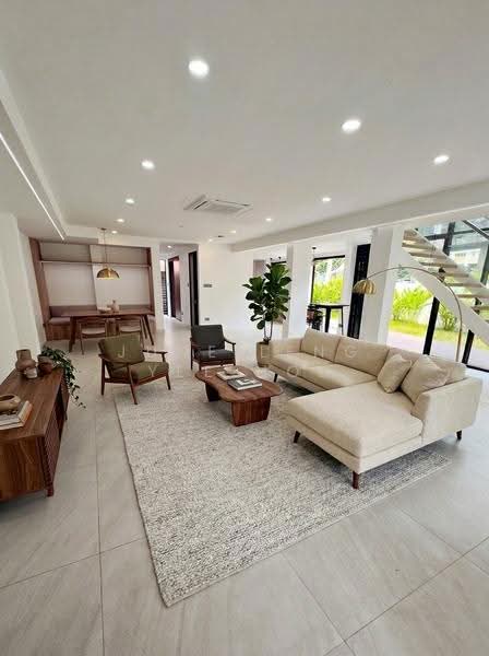 Opera Estate, JALAN TERANG BULAN, Bedok / Upper East Coast, 6 Bedrooms, 3,195 sqft, Corner Terrace For Sale, by June Leng Yee Hoe, 500290347 - Living Room - PropertyGuru.com.sg