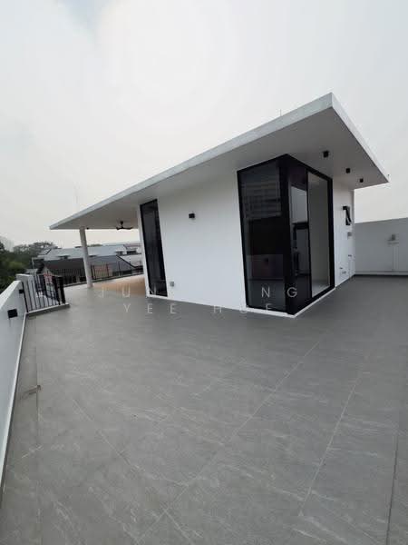 Opera Estate, JALAN TERANG BULAN, Bedok / Upper East Coast, 6 Bedrooms, 3,195 sqft, Corner Terrace For Sale, by June Leng Yee Hoe, 500290347 - Roof Terrace - PropertyGuru.com.sg
