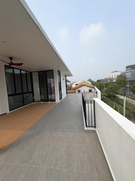 Opera Estate, JALAN TERANG BULAN, Bedok / Upper East Coast, 6 Bedrooms, 3,195 sqft, Corner Terrace For Sale, by June Leng Yee Hoe, 500290347 - Roof Terrace - PropertyGuru.com.sg