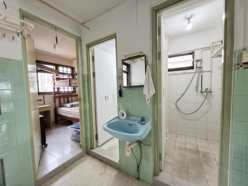 15 Upper Boon Keng Road, 15 Upper Boon Keng Road, Eunos / Geylang / Paya Lebar, 3 Bedrooms, 947 sqft, HDB Flat For Sale, by Ting Shi Yang, 500290349 - Bathroom - PropertyGuru.com.sg