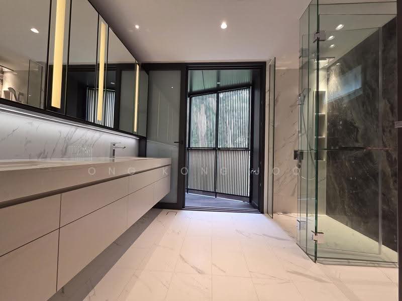 Villas @ Greenbank Park, 50 Greenbank Park, Clementi Park / Upper Bukit Timah, 6 Bedrooms, 5,446 sqft, Semi-Detached House For Sale, by Ong Kong Joo, 500290355 - Bathroom - PropertyGuru.com.sg