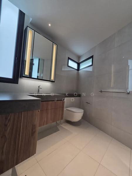 Villas @ Greenbank Park, 50 Greenbank Park, Clementi Park / Upper Bukit Timah, 6 Bedrooms, 5,446 sqft, Semi-Detached House For Sale, by Ong Kong Joo, 500290355 - Bathroom - PropertyGuru.com.sg
