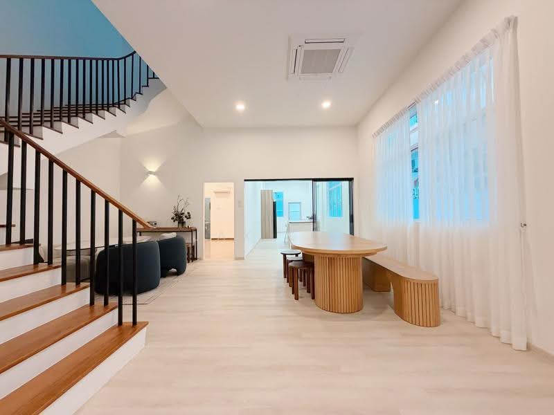 District 15 Newly Renovated Semi-D for Rent, East Coast / Marine Parade, 5 Bedrooms, 5,570 sqft, Semi-Detached House For Rent, by Jax Lim, 500290357 - PropertyGuru.com.sg