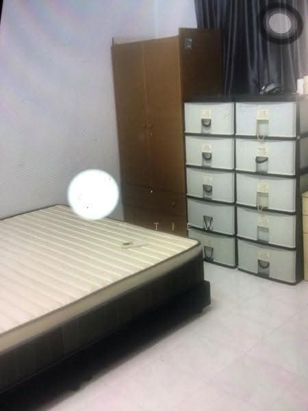 114 Lorong 3 Geylang, 114 Lorong 3 Geylang, Eunos / Geylang / Paya Lebar, Room Rental, 130 sqft, HDB Flat For Rent, by Lyn Tiew, 500290360 - Bedroom - PropertyGuru.com.sg