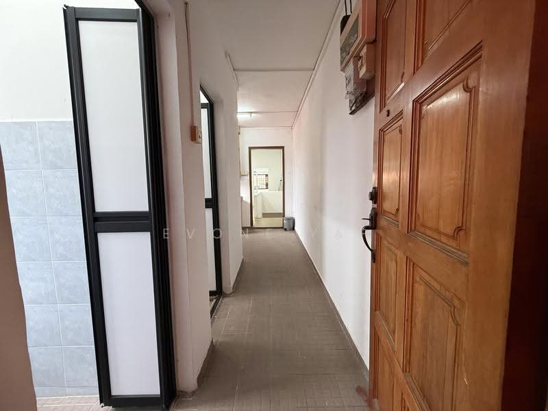 Serangoon Garden Way, Serangoon Garden Estate 559971, Hougang / Punggol / Sengkang, 1,400 sqft, Other Retail For Rent, by Evone Yap, 500290375 - Corridor - CommercialGuru.com.sg