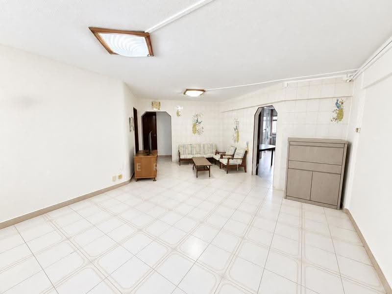 223 Serangoon Avenue 4, 223 Serangoon Avenue 4, Hougang / Punggol / Sengkang, 3 Bedrooms, 1,033 sqft, HDB Flat For Sale, by Jerry Lim, 500290381 - Living Room - PropertyGuru.com.sg